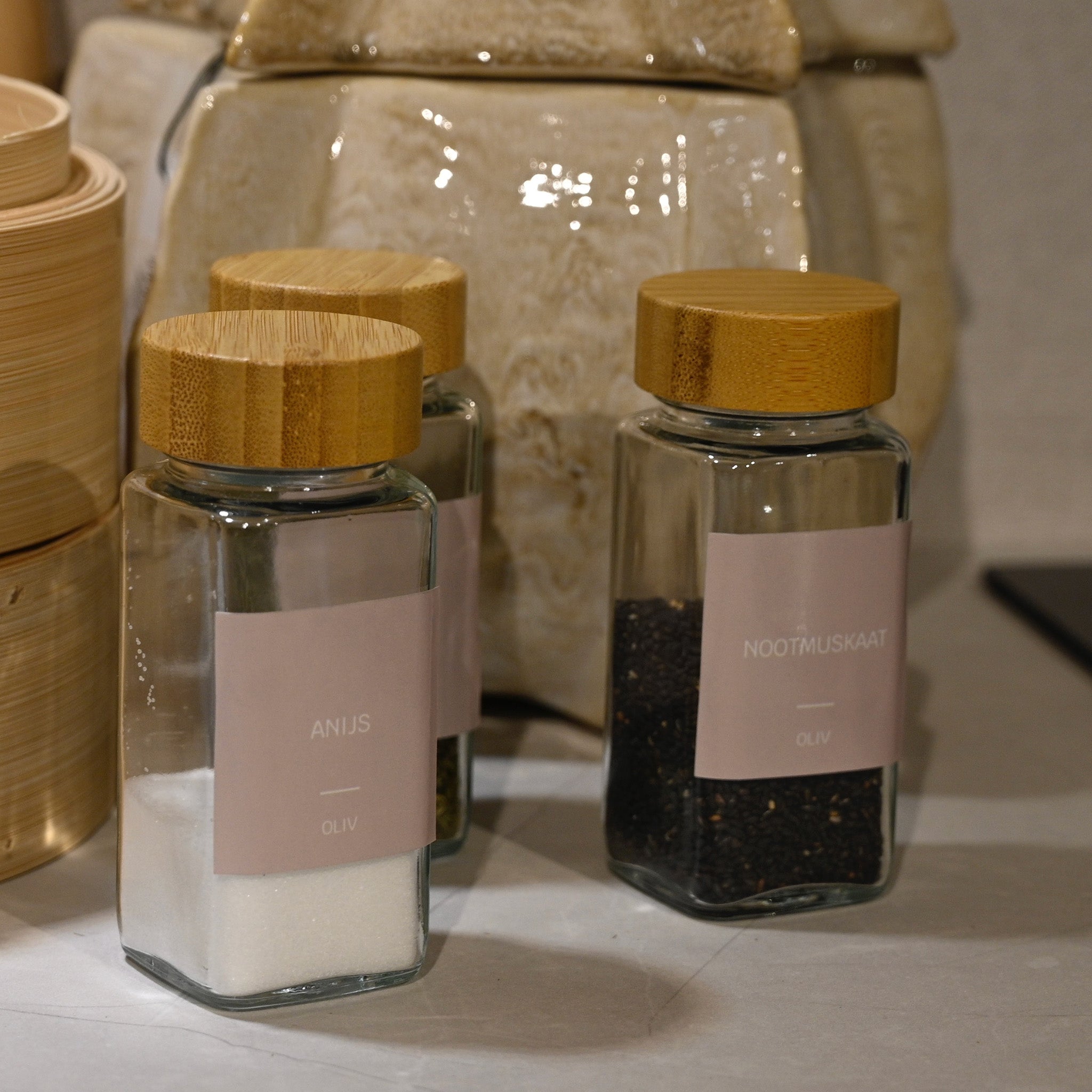 Bamboe kruidenpotjes met labels